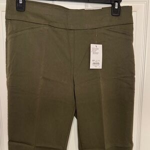 NWT Croft & Barrow Olive Straight Mid Rise Pants